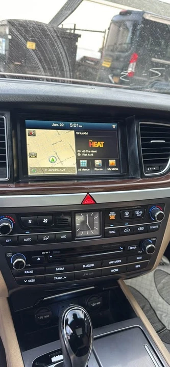 2016 Hyundai Genesis - Image 9 of 13