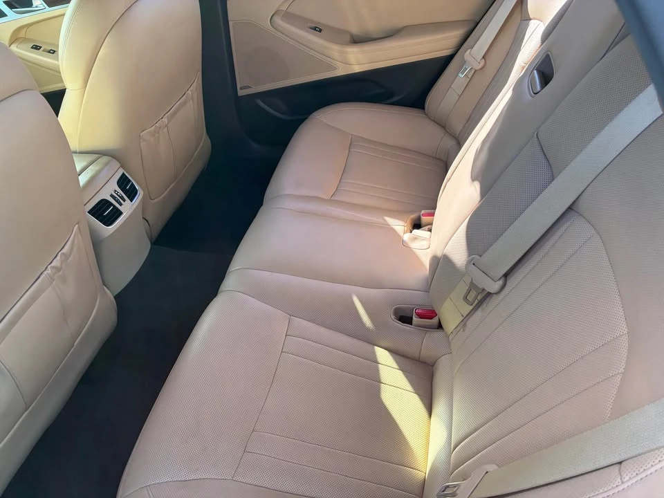 2016 Hyundai Genesis - Image 8 of 8