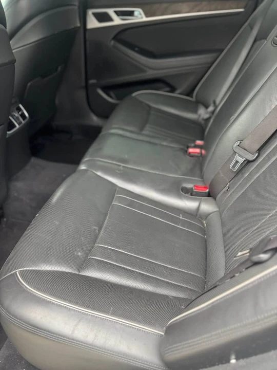 2016 Hyundai Genesis - Image 8 of 10