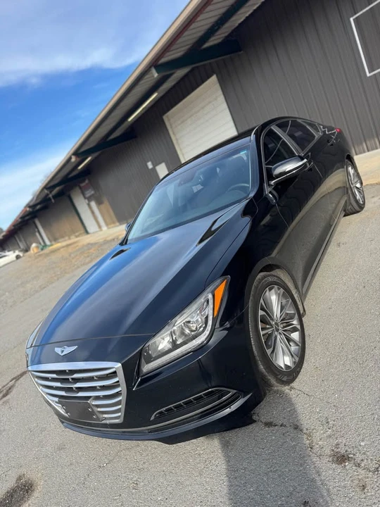 2016 Hyundai Genesis - Image 2 of 10