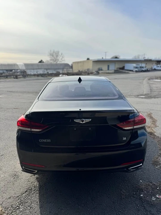 2016 Hyundai Genesis - Image 6 of 10
