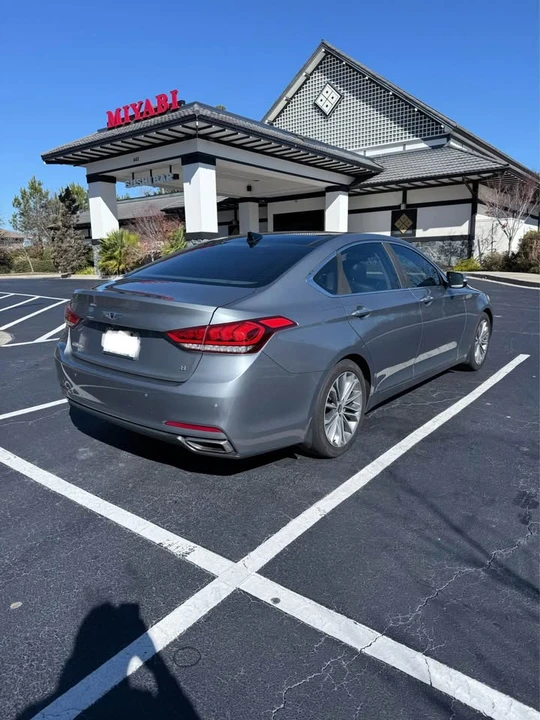 2016 Hyundai Genesis - Image 4 of 19