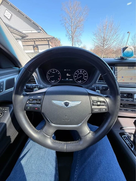 2016 Hyundai Genesis - Image 9 of 19