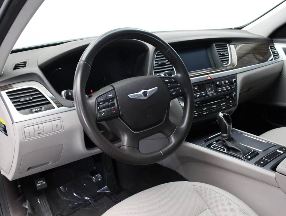2016 Hyundai Genesis - Image 10 of 12