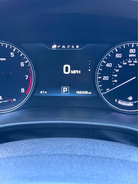 2016 Hyundai Genesis - Image 10 of 19