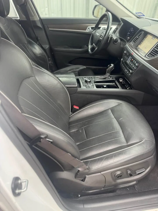 2016 Hyundai Genesis - Image 5 of 10