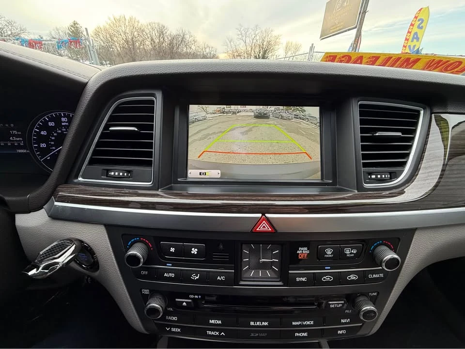 2016 Hyundai Genesis - Image 9 of 12