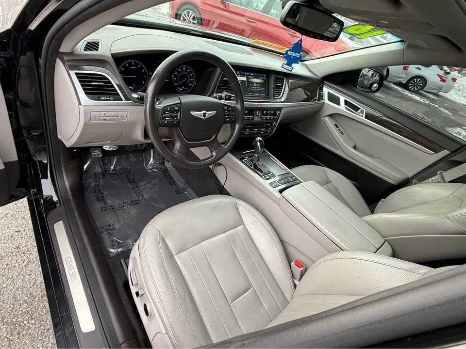 2016 Hyundai Genesis - Image 10 of 12
