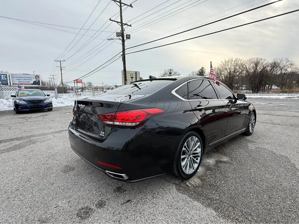 2016 Hyundai Genesis - Image 5 of 12