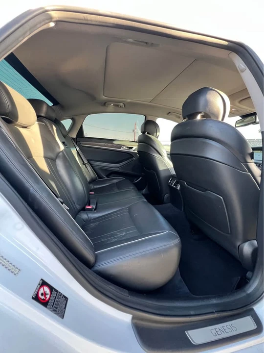 2016 Hyundai Genesis - Image 9 of 9