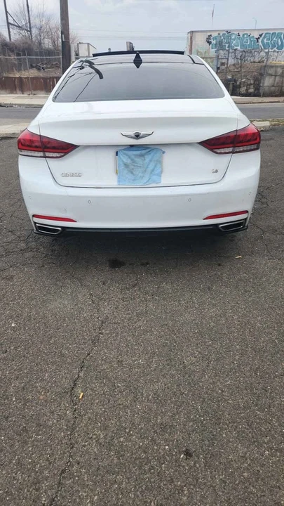 2016 Hyundai Genesis - Image 3 of 10