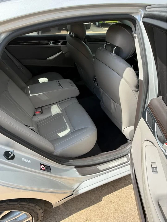 2016 Hyundai Genesis - Image 6 of 16