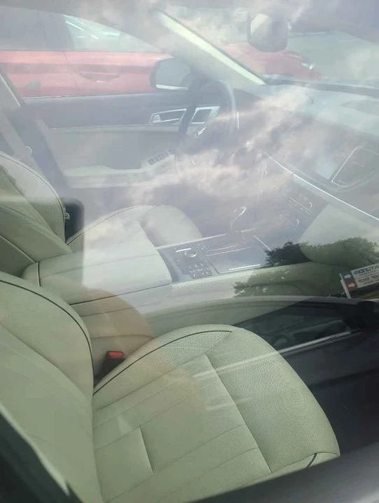2016 Hyundai Genesis - Image 5 of 5