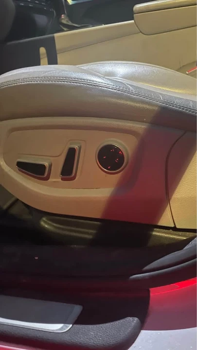 2016 Hyundai Genesis - Image 4 of 20