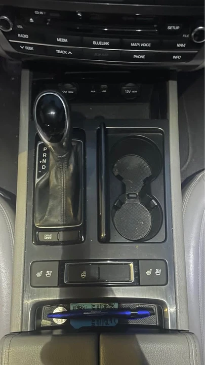 2016 Hyundai Genesis - Image 16 of 20