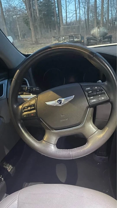 2016 Hyundai Genesis - Image 14 of 20