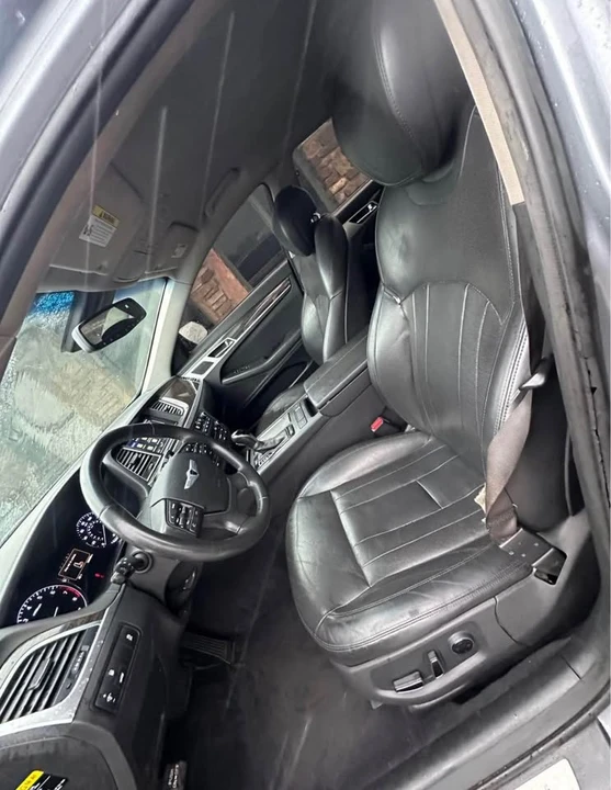 2016 Hyundai Genesis - Image 6 of 11
