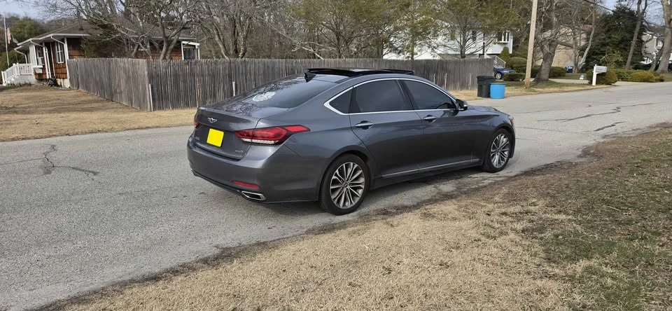 2016 Hyundai Genesis - Image 10 of 15
