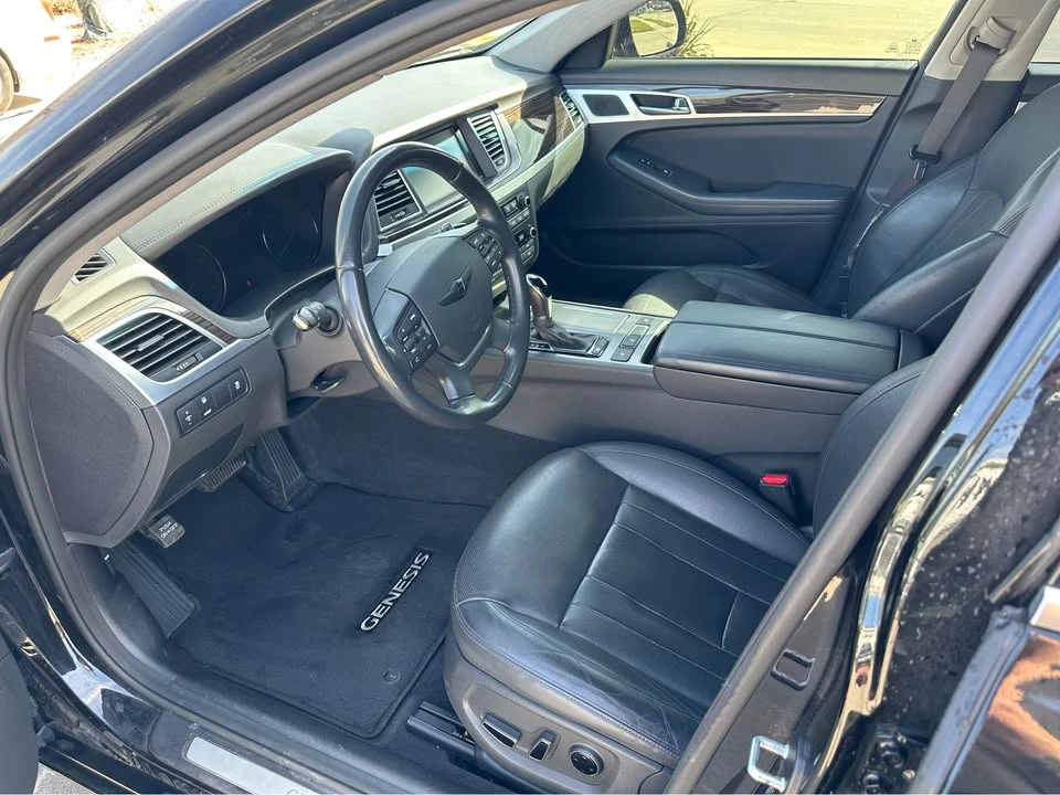 2016 Hyundai Genesis - Image 7 of 11