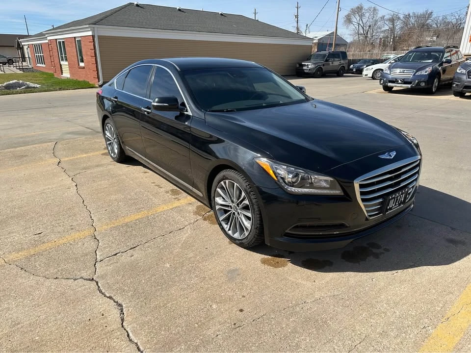 2016 Hyundai Genesis - Image 4 of 11