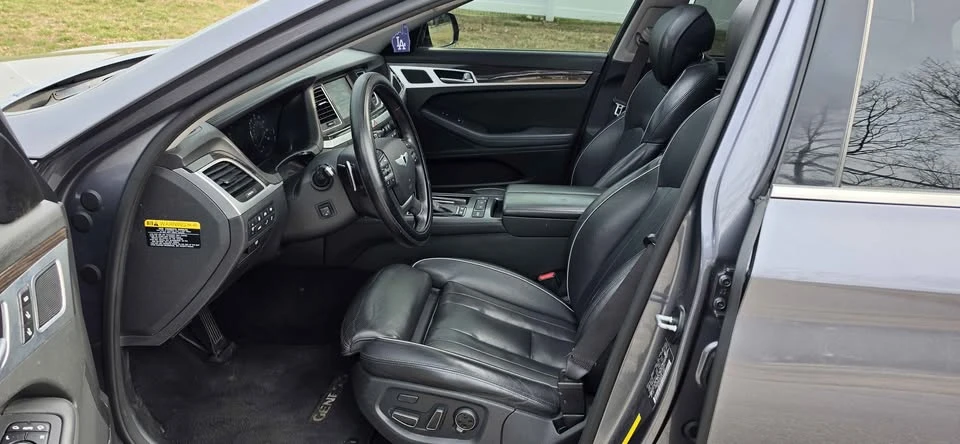 2016 Hyundai Genesis - Image 9 of 15