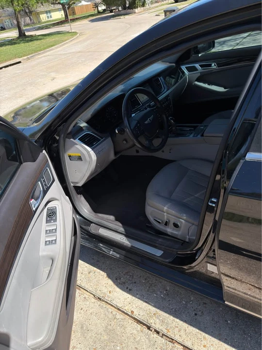 2016 Hyundai Genesis - Image 6 of 11