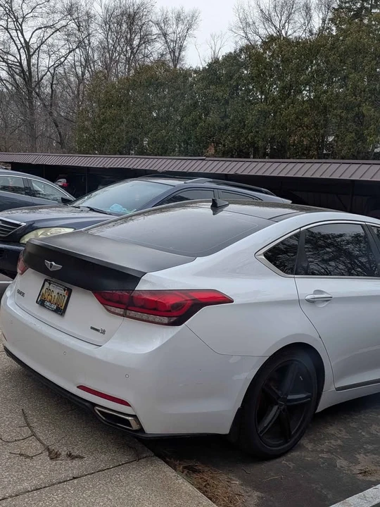 2016 Hyundai Genesis - Image 2 of 4