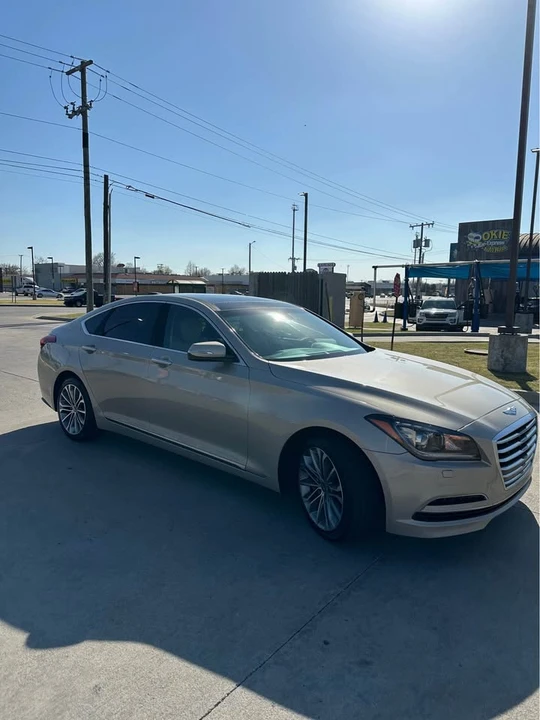 2016 Hyundai Genesis - Image 2 of 9