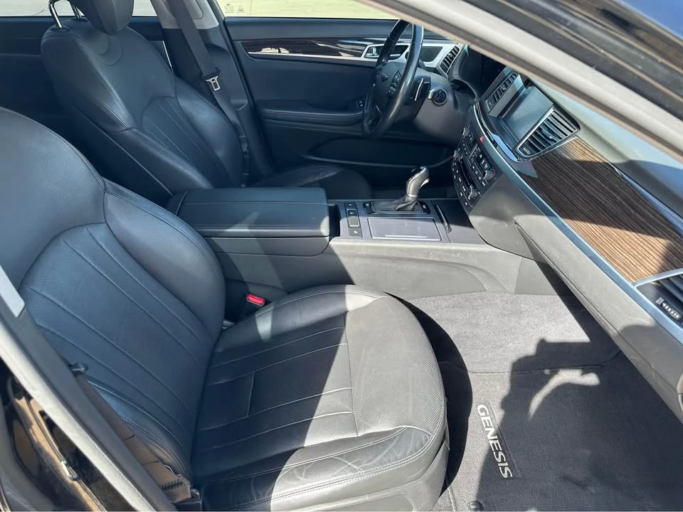 2016 Hyundai Genesis - Image 8 of 11