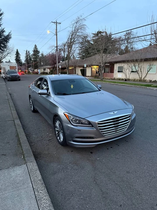 2016 Hyundai Genesis - Image 2 of 8