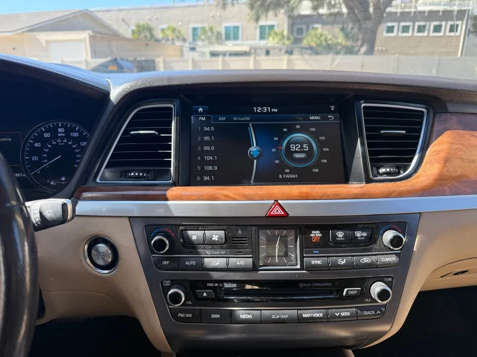 2016 Hyundai Genesis - Image 11 of 14