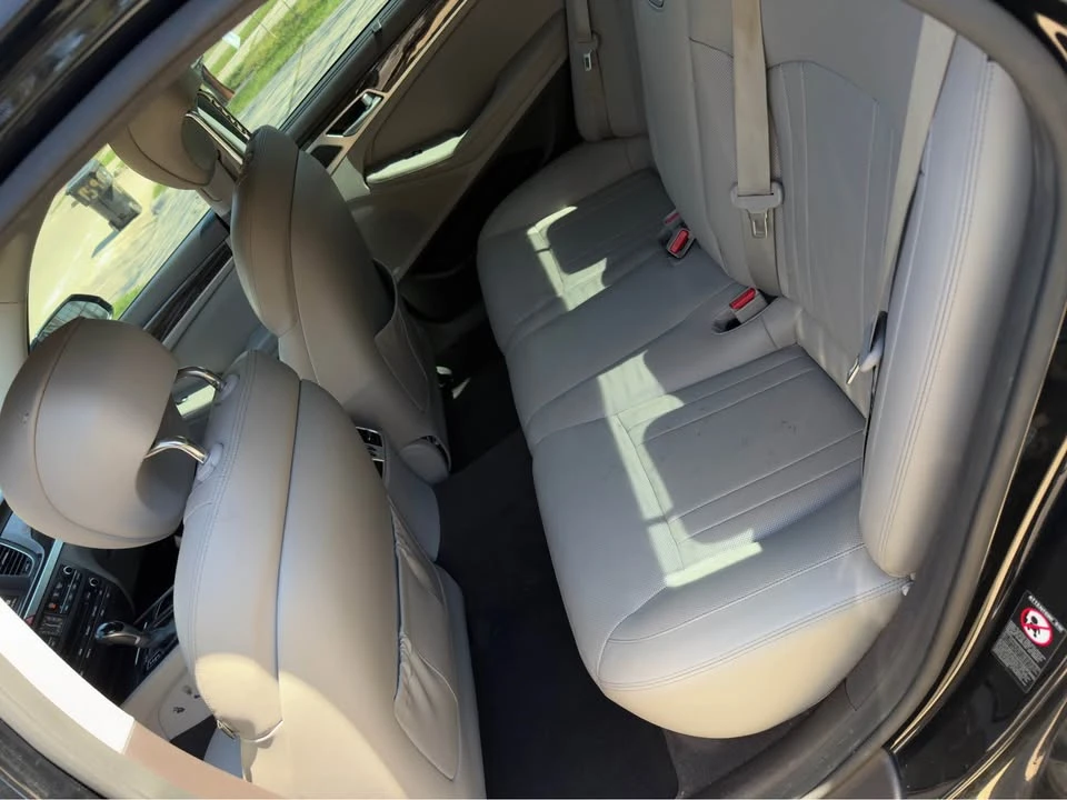 2016 Hyundai Genesis - Image 5 of 6
