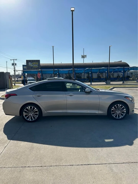 2016 Hyundai Genesis - Image 7 of 12