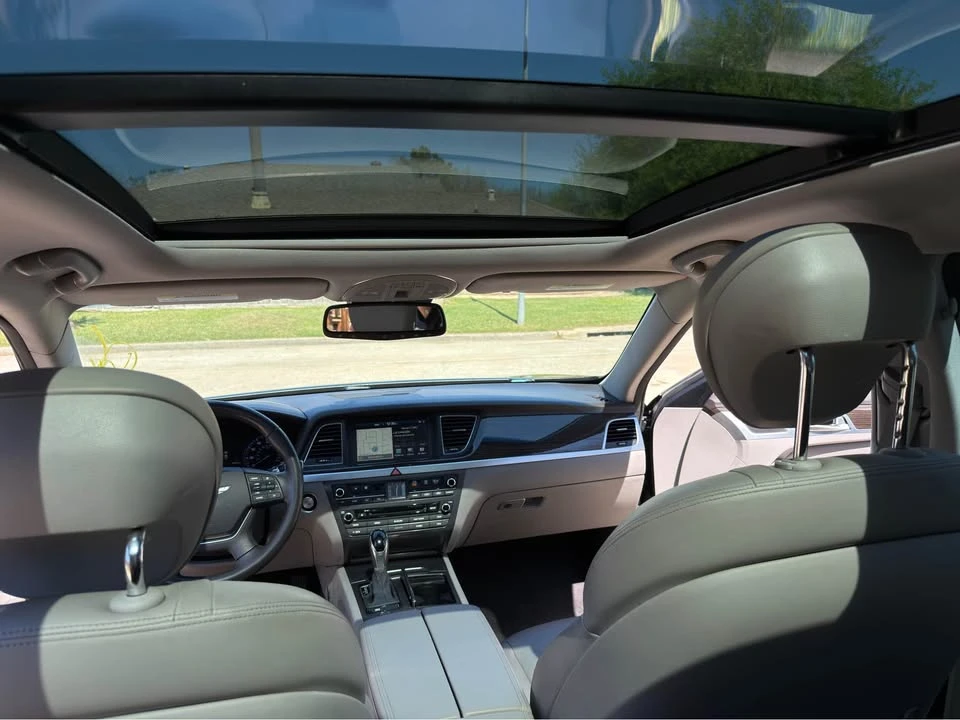 2016 Hyundai Genesis - Image 10 of 11