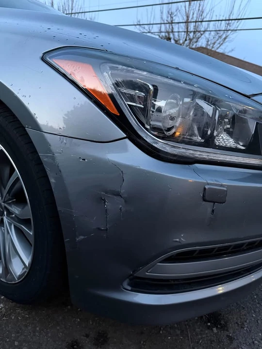 2016 Hyundai Genesis - Image 5 of 8