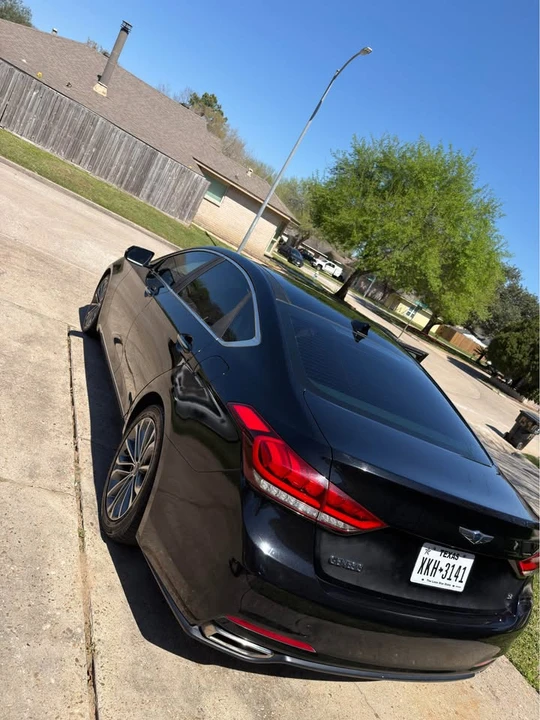 2016 Hyundai Genesis - Image 5 of 11