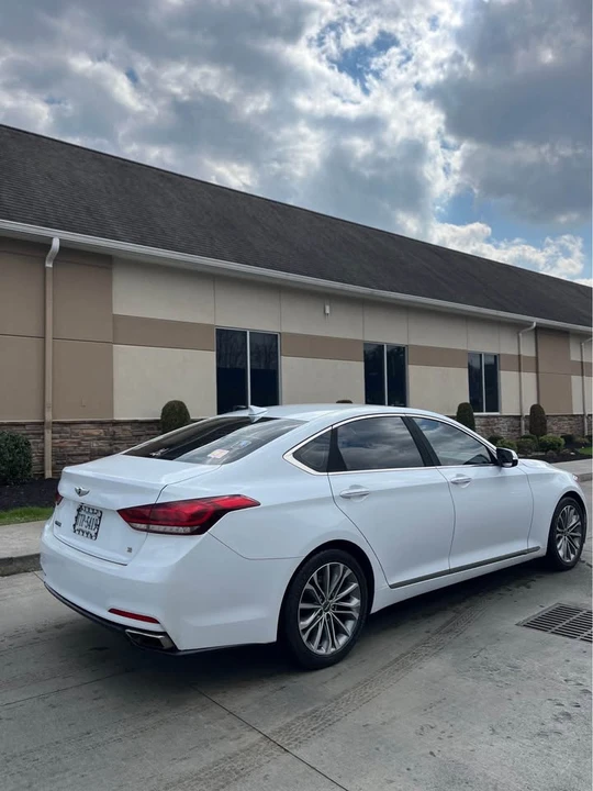 2016 Hyundai Genesis - Image 8 of 15