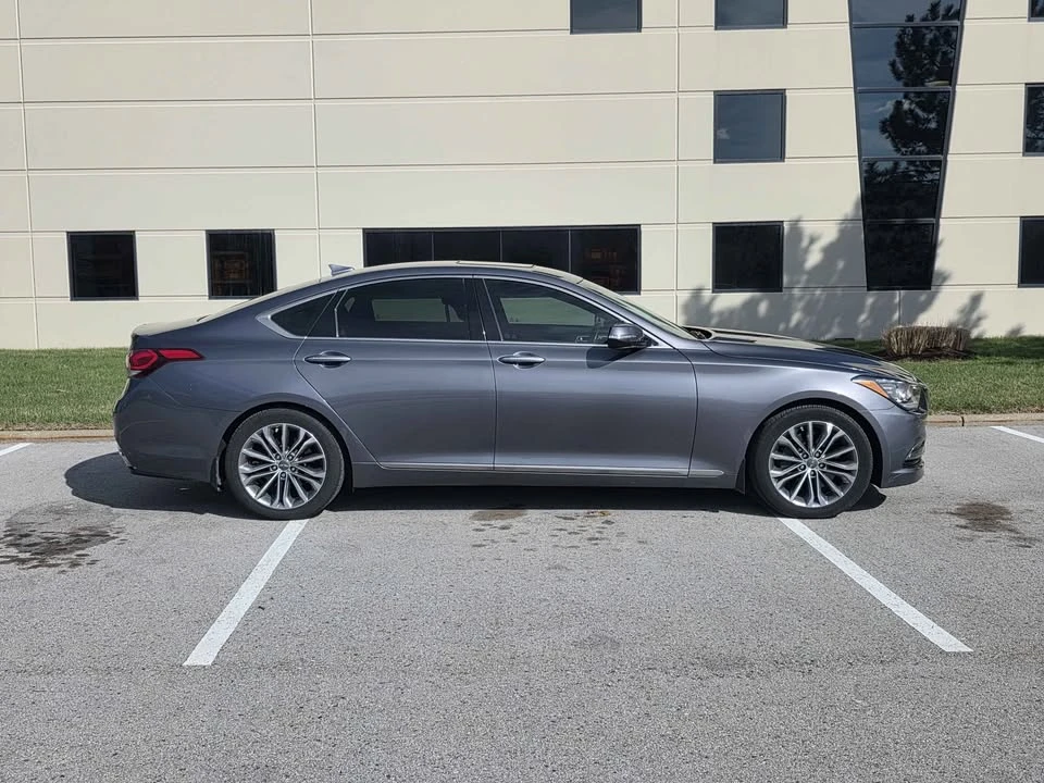 2016 Hyundai Genesis - Image 4 of 12