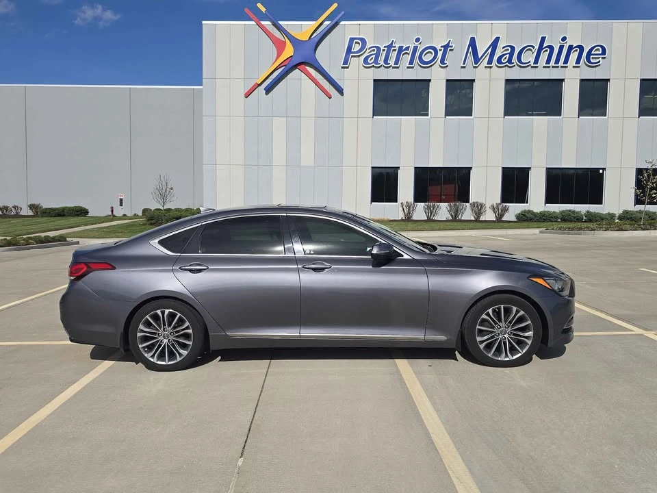2016 Hyundai Genesis - Image 10 of 11