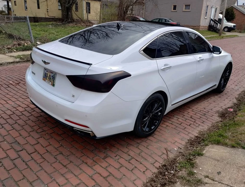 2016 Hyundai Genesis - Image 9 of 13