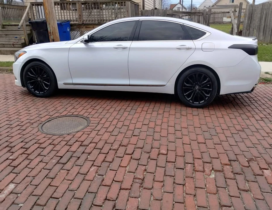 2016 Hyundai Genesis - Image 4 of 13