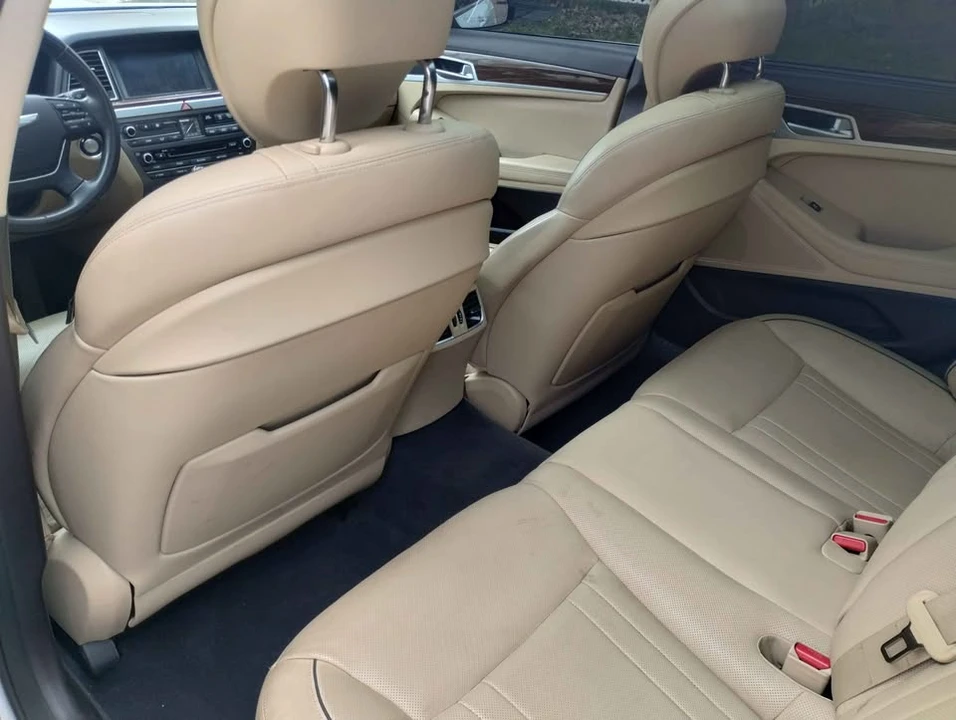 2016 Hyundai Genesis - Image 12 of 13