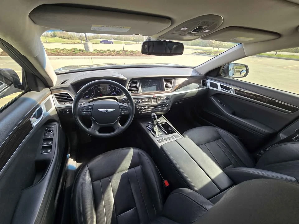 2016 Hyundai Genesis - Image 2 of 11