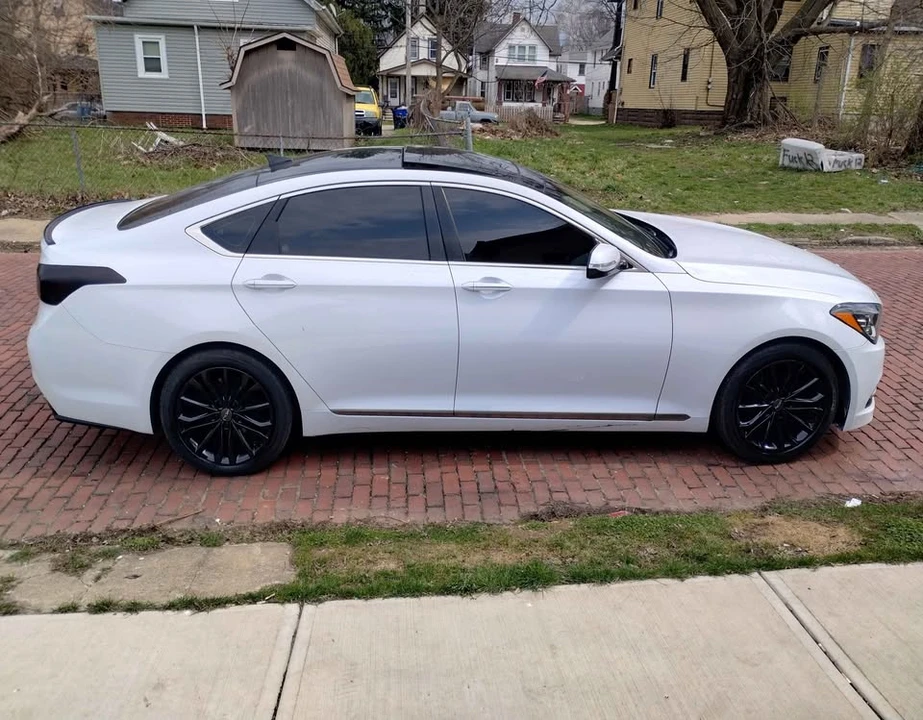 2016 Hyundai Genesis - Image 2 of 13