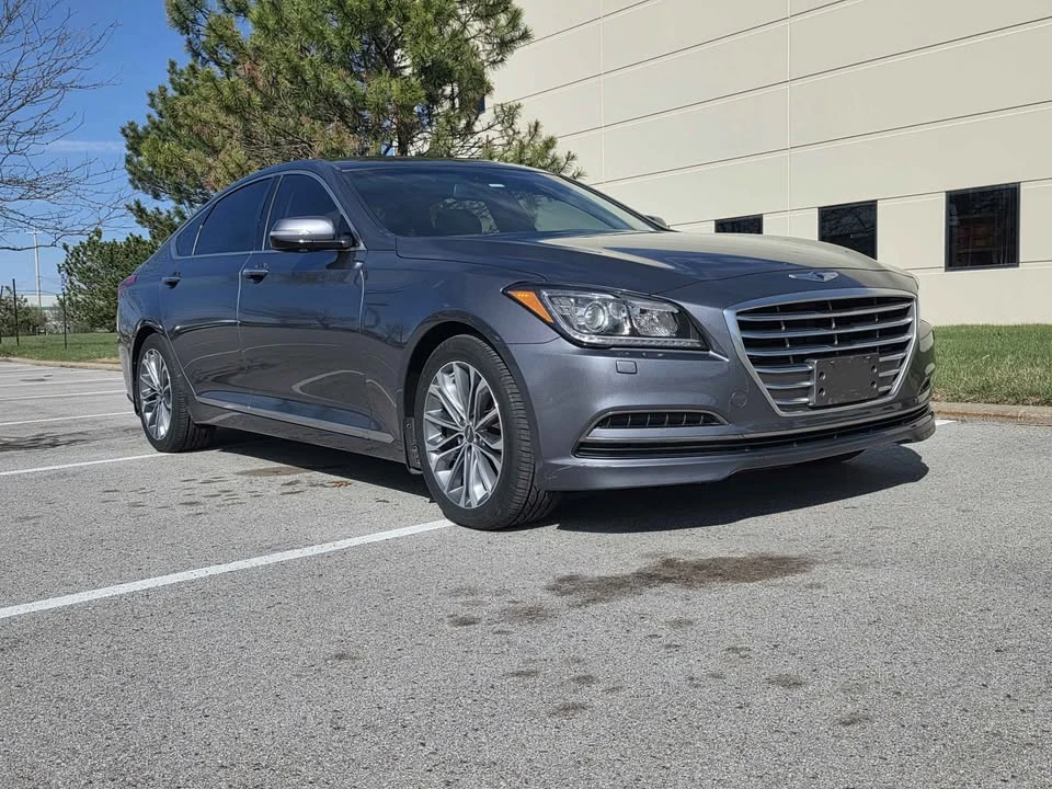2016 Hyundai Genesis - Image 2 of 12