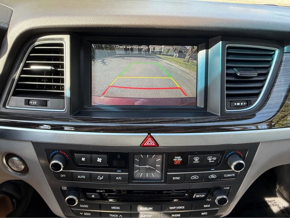 2016 Hyundai Genesis - Image 15 of 20