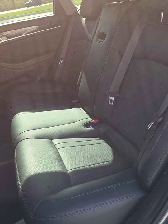 2016 Hyundai Genesis - Image 5 of 11