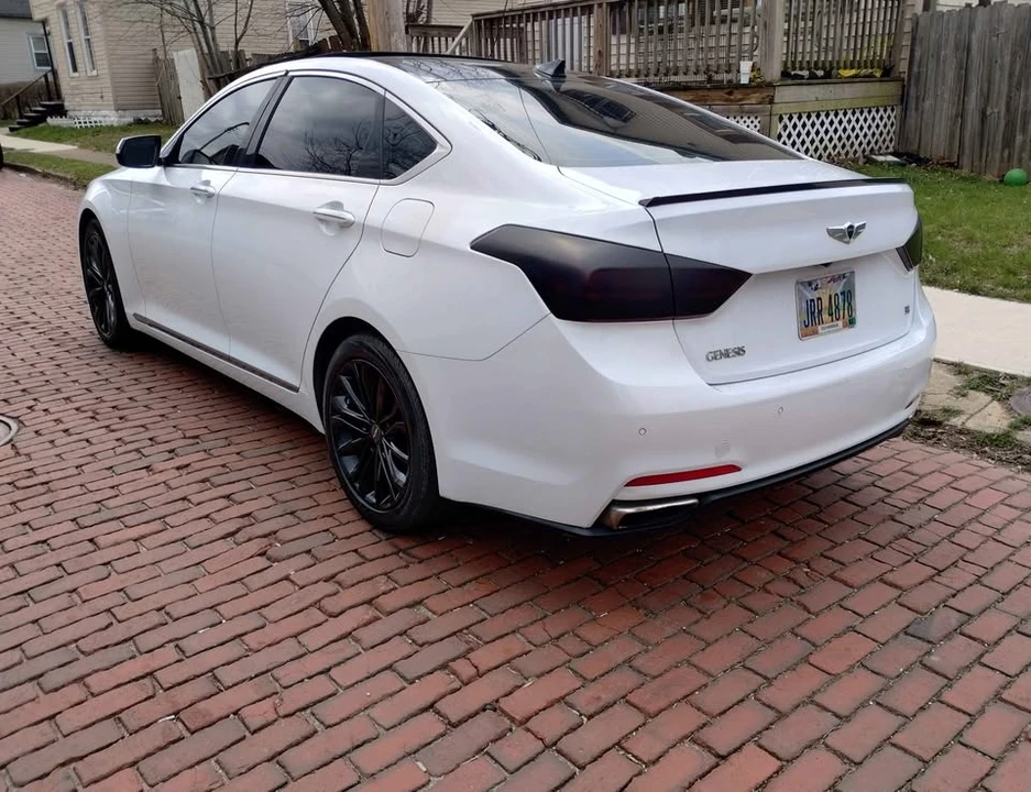 2016 Hyundai Genesis - Image 10 of 13