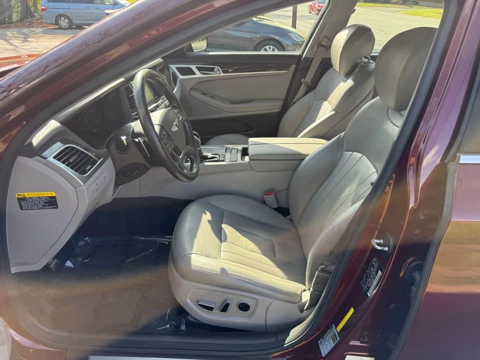 2016 Hyundai Genesis - Image 9 of 20