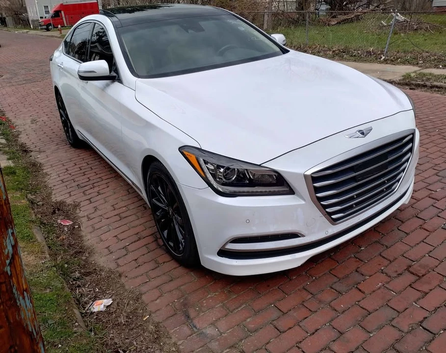 2016 Hyundai Genesis - Image 3 of 13